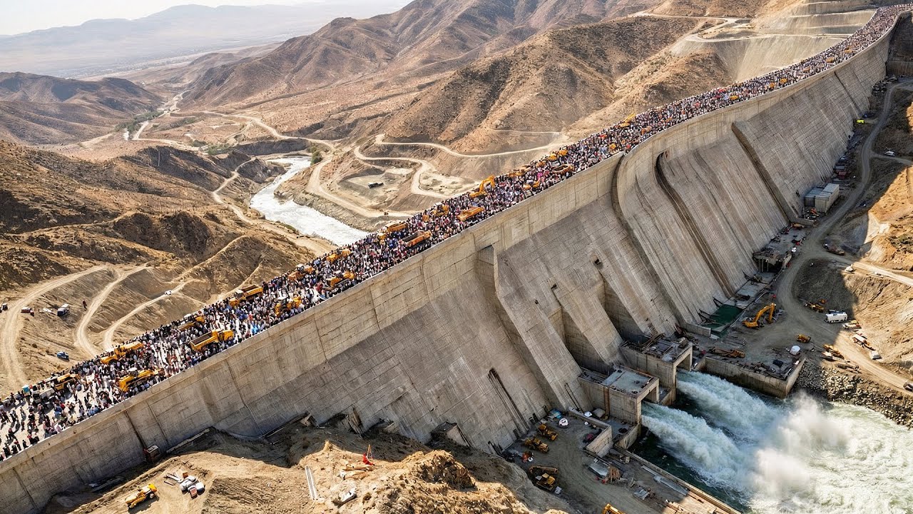 How America Split the Colorado River to Build a Mega Dam Holding Billions of Gallons Water
