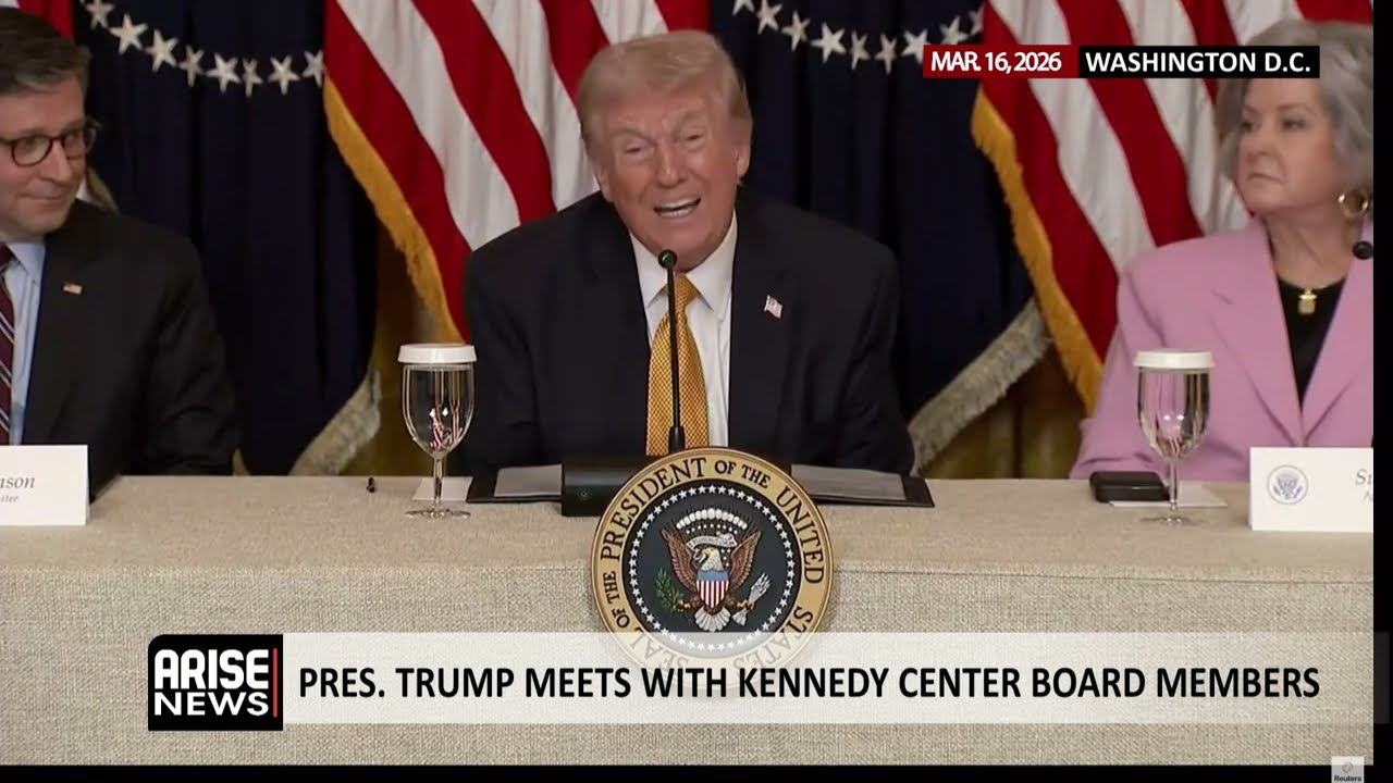 Трамп встречается с членами совета директоров Центра Кеннеди.