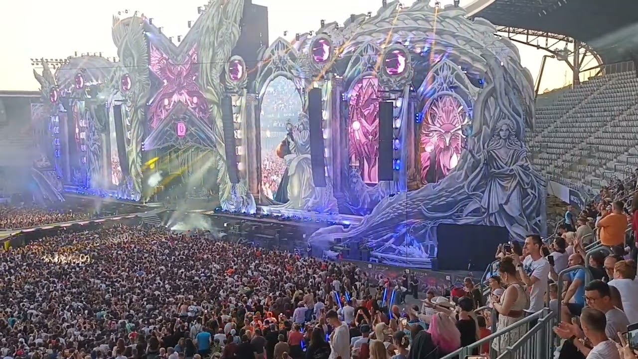 N &D &ndash; Vino la mine (Live @ Untold 2025) 🎤