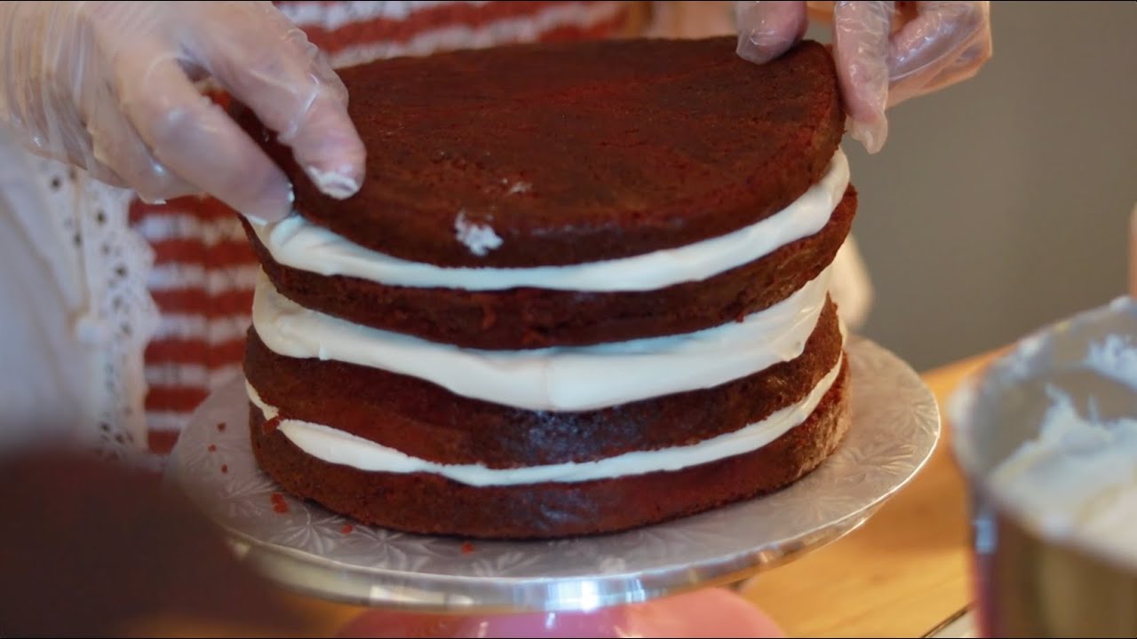 Soft and Moist Red Velvet Cake Recipe / Cake Decorating