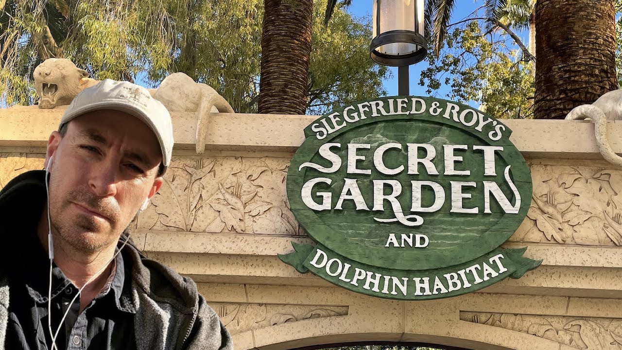 061 (a) - Las Vegas Livestream - Siegfried & Roy's Secret Garden and Dolphin Habitat