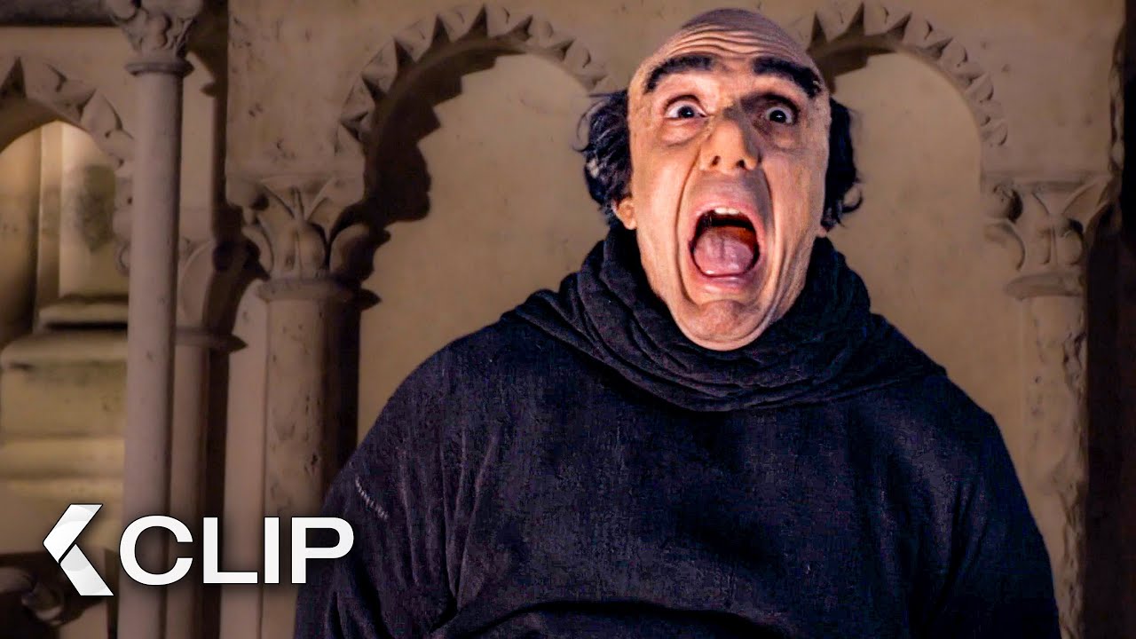 Gargamel wird von Notre Dame bis zum Eiffelturm katapultiert - DIE SCHLÜMPFE 2 Clip