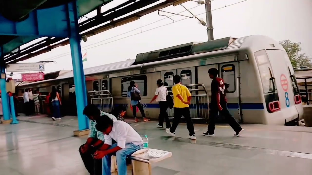 Delhi Metro is Best Public Transport Services In Delhi Fast & Reliable