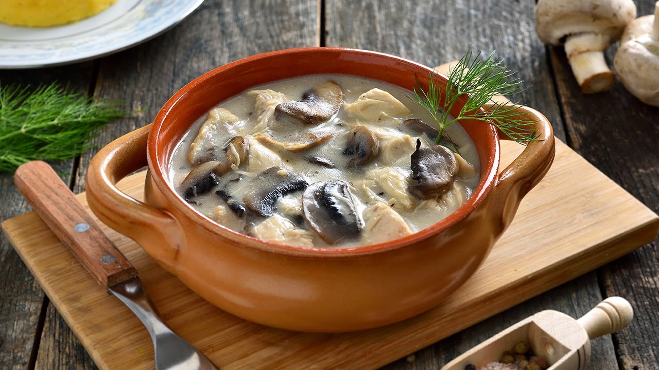 Cea mai buna ciulama de pui cu ciuperci 🍗🍄 cremoasa si plina de gust 😋