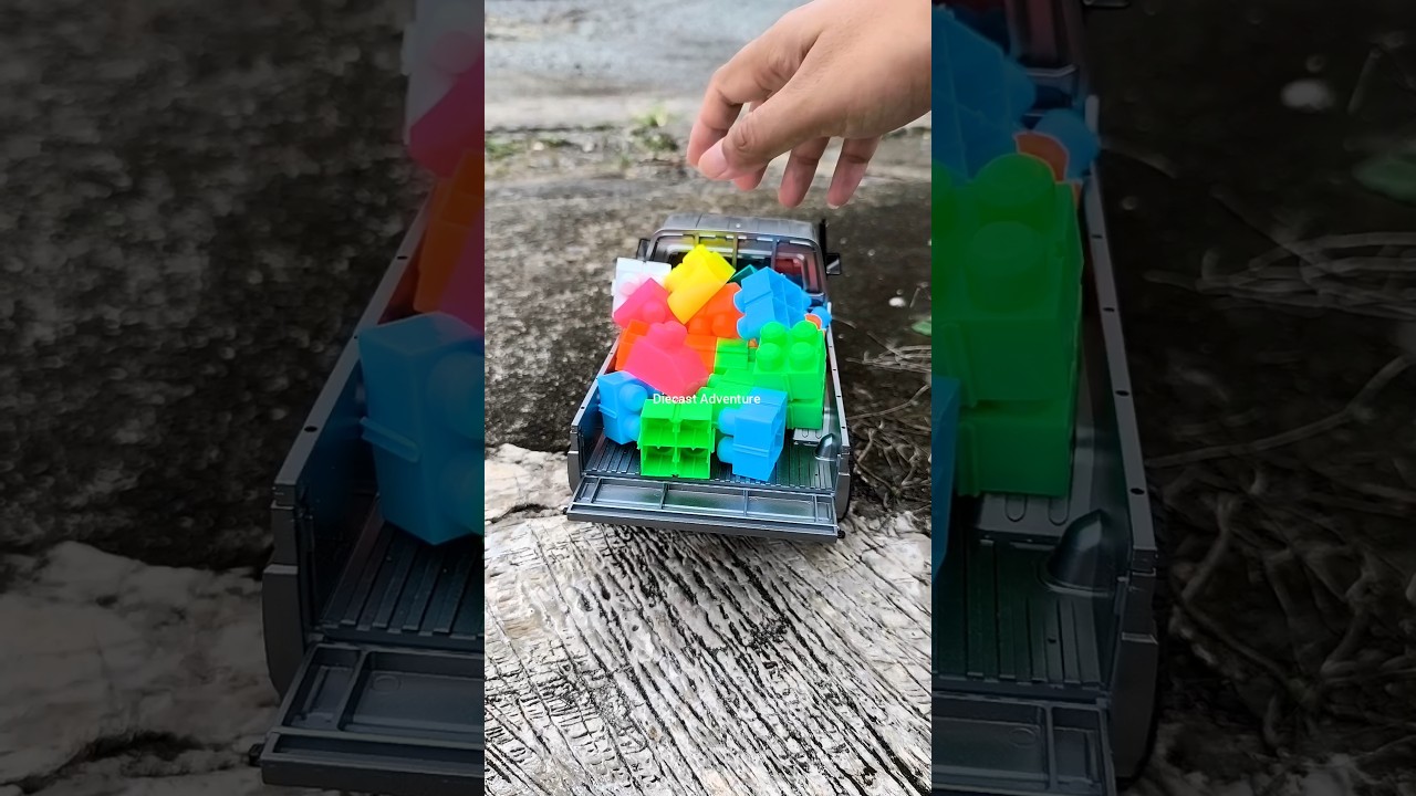 Deliver Colorful Lego Block by TOYOTA Land Cruiser MN82Pro! Remote Control Car 