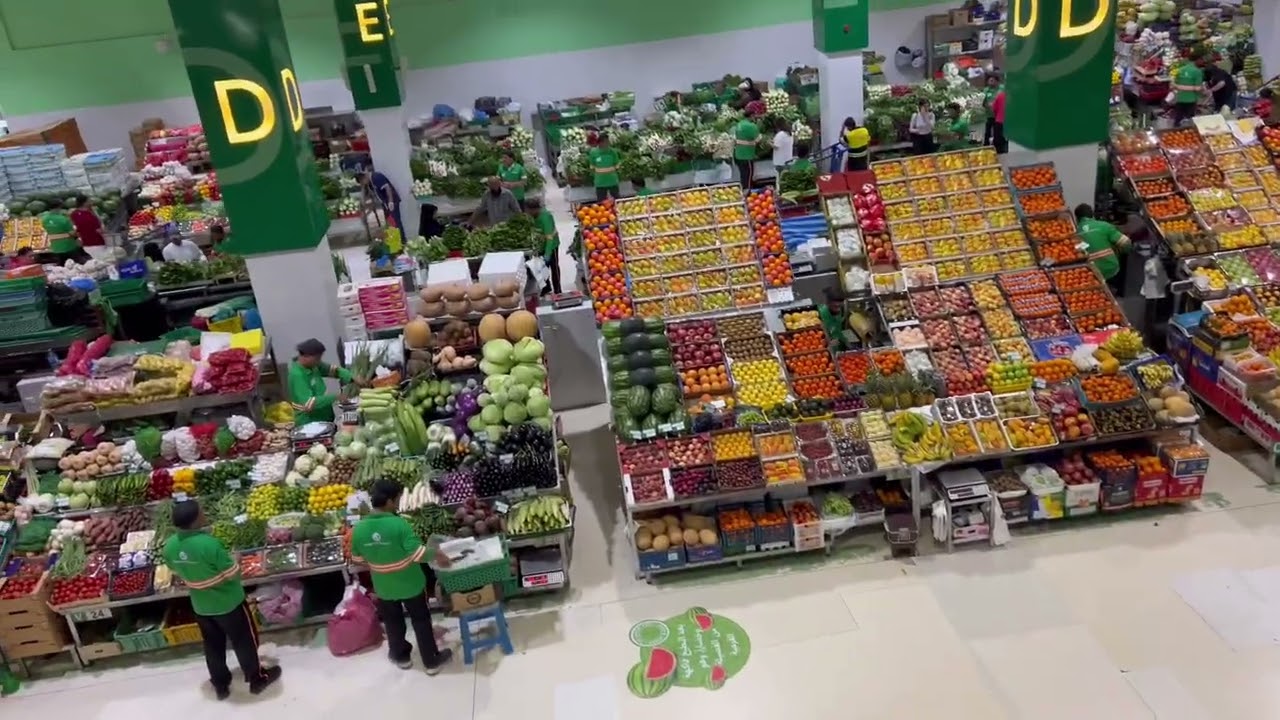 Dubai Largest Fruits and Vegetables Market/Dinner with my friend 