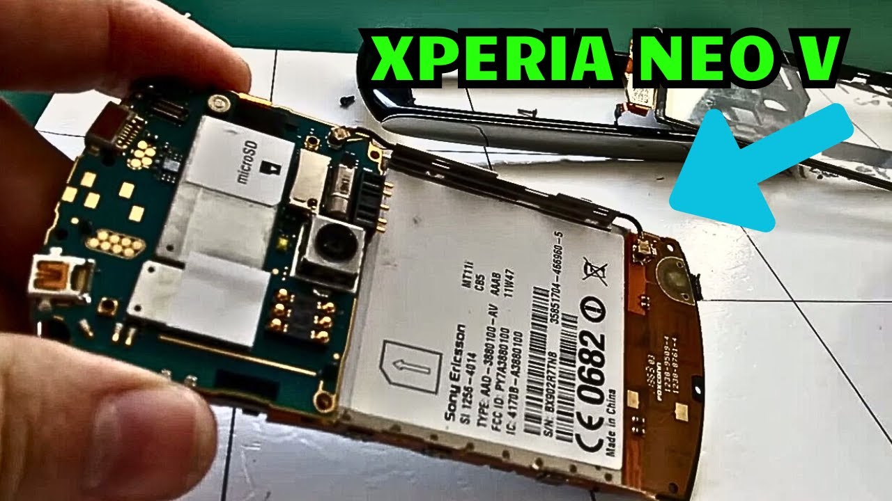 Sony Ericsson Xperia Neo V – Demontaż i Naprawa (2011)