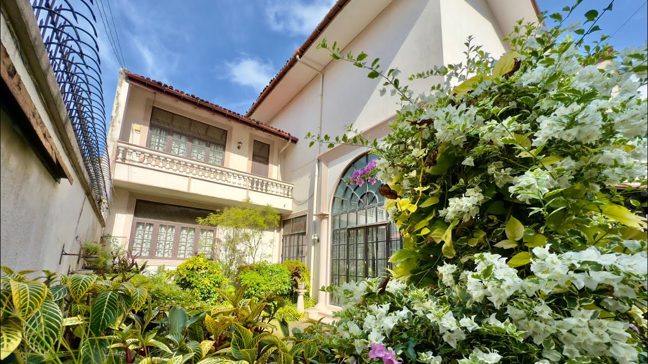 Geoffrey Bawa–designed unique residence for Sale in Colombo 04