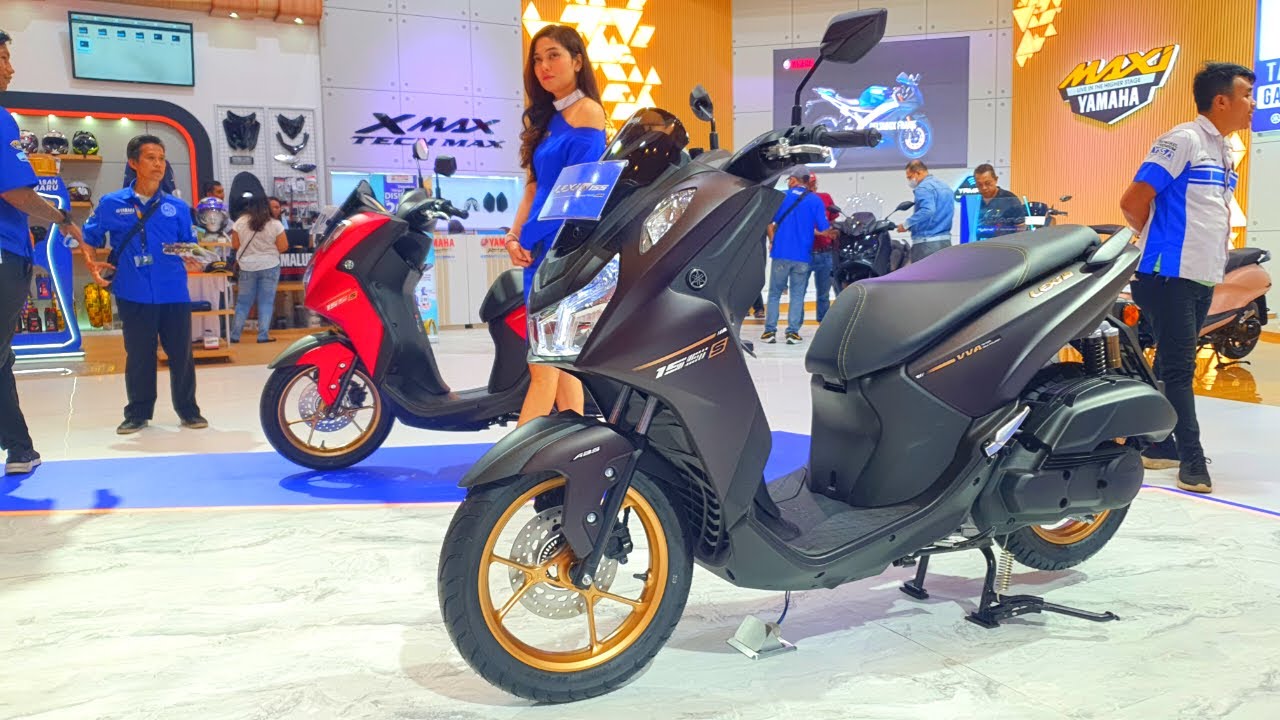 2024 Yamaha Lexi LX 155 VVA Connected/ABS in Magma Black - Affordable Maxi Scooters for Beginners!