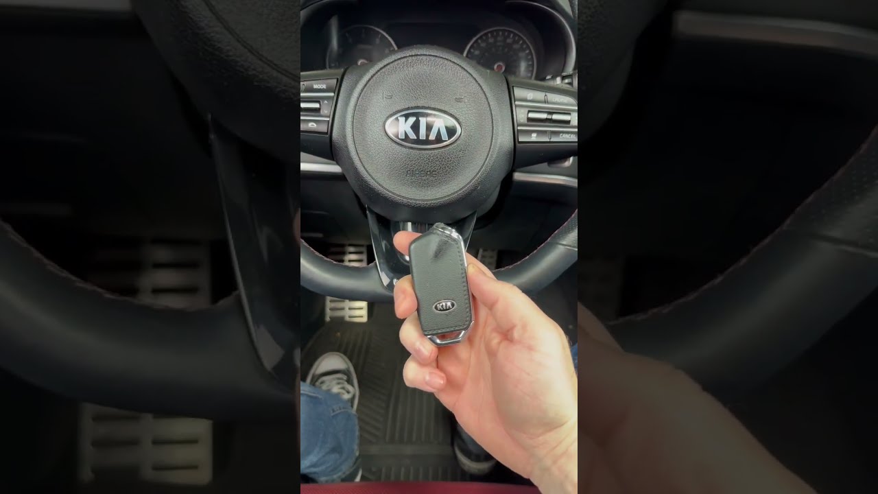КЛЮЧ НЕ ОБНАРУЖЕН. Как завести Kia Stinger 2018-2021 годов с разряженной батареей брелока дистанц...