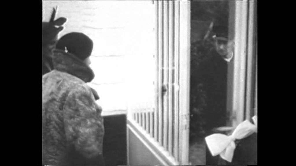 Opening ereveld Loenen door HKH Prinses Wilhelmina (18-10-1949)