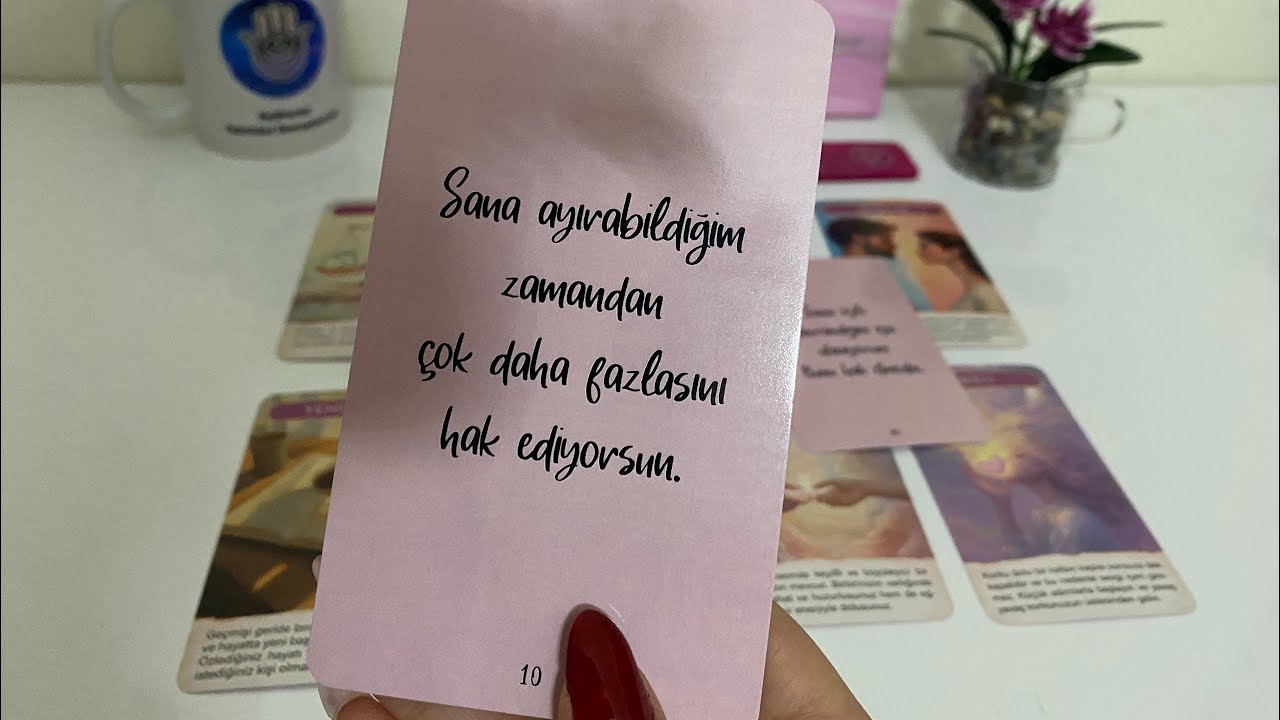 Aklındaki kişi tam şuanda sana ne hissediyor?✨💞 #aklımdakikişitarot