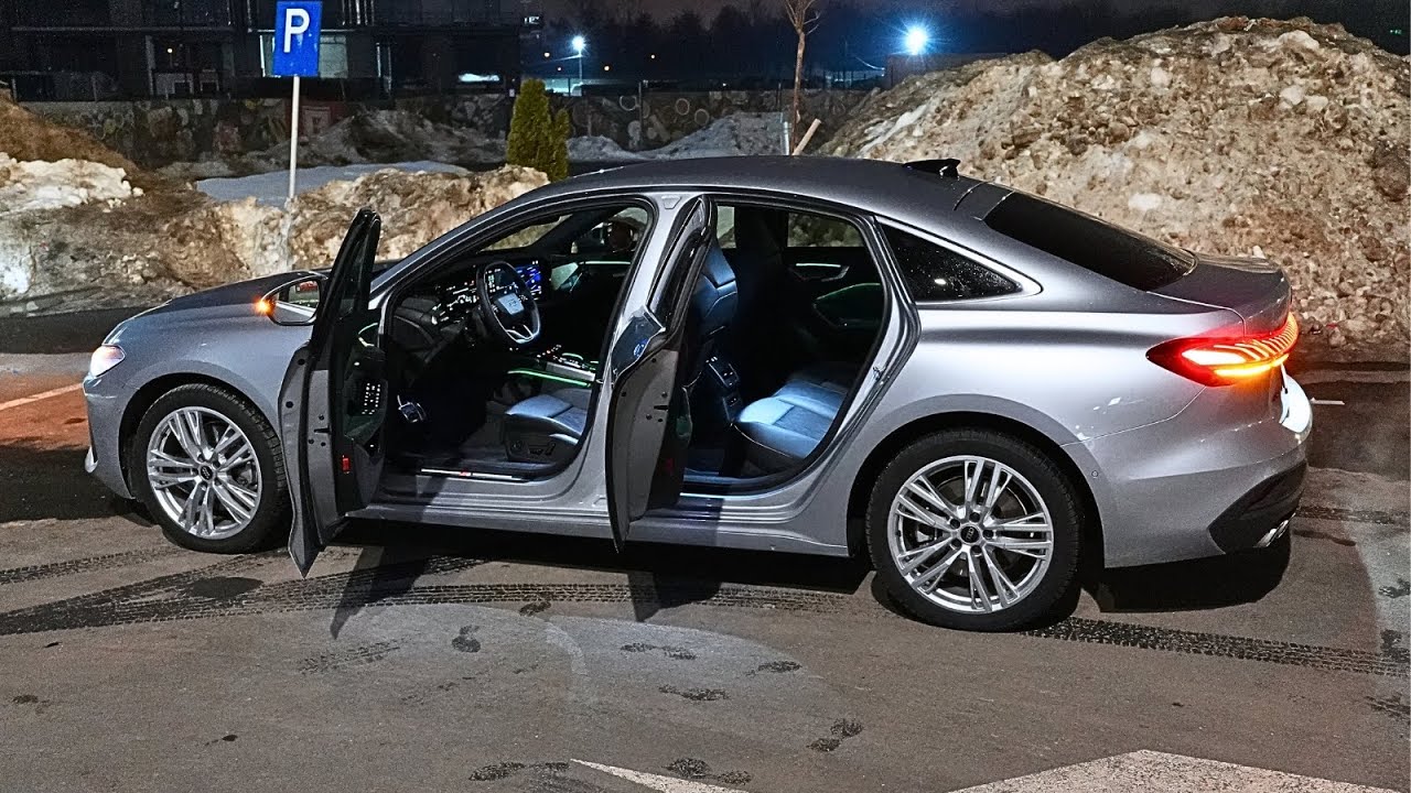 Обзор фар седана Audi A5 2025 года