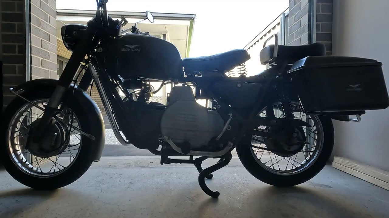 Starting a Moto Guzzi Nuovo Falcone 500