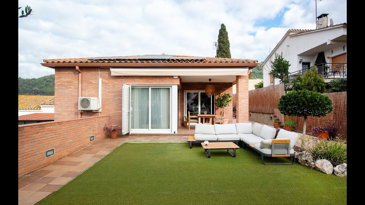 Casa en venta en Martorelles con 3 habitaciones, garaje y jardín, Barcelona