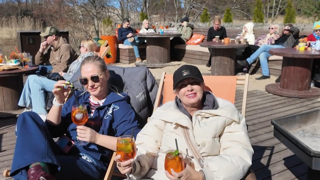 «Таллин весной: первый пляж, Апероль у моря и идеальный вечер с стейками! 🌞🍹🥩»