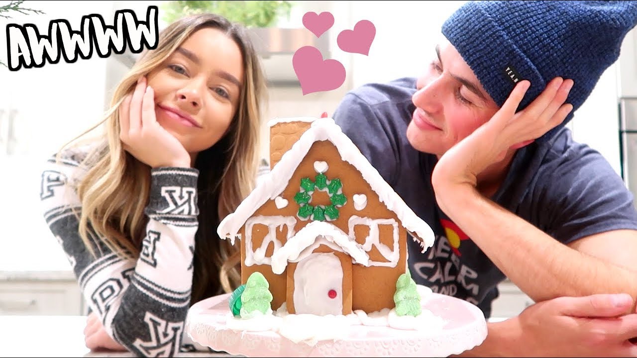 CUTEST GINGERBREAD HOUSE EVER! VLOGMAS DAY 16!