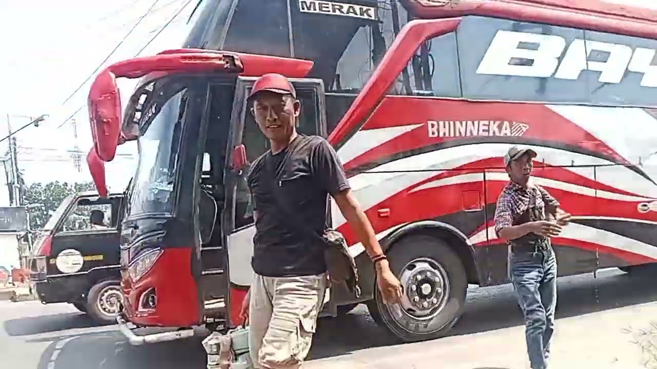 bus Cirebonan Karprel sudah gak ngetem  lagi nyari penumpang di Cikopo karena ada Primajasadi kusai 