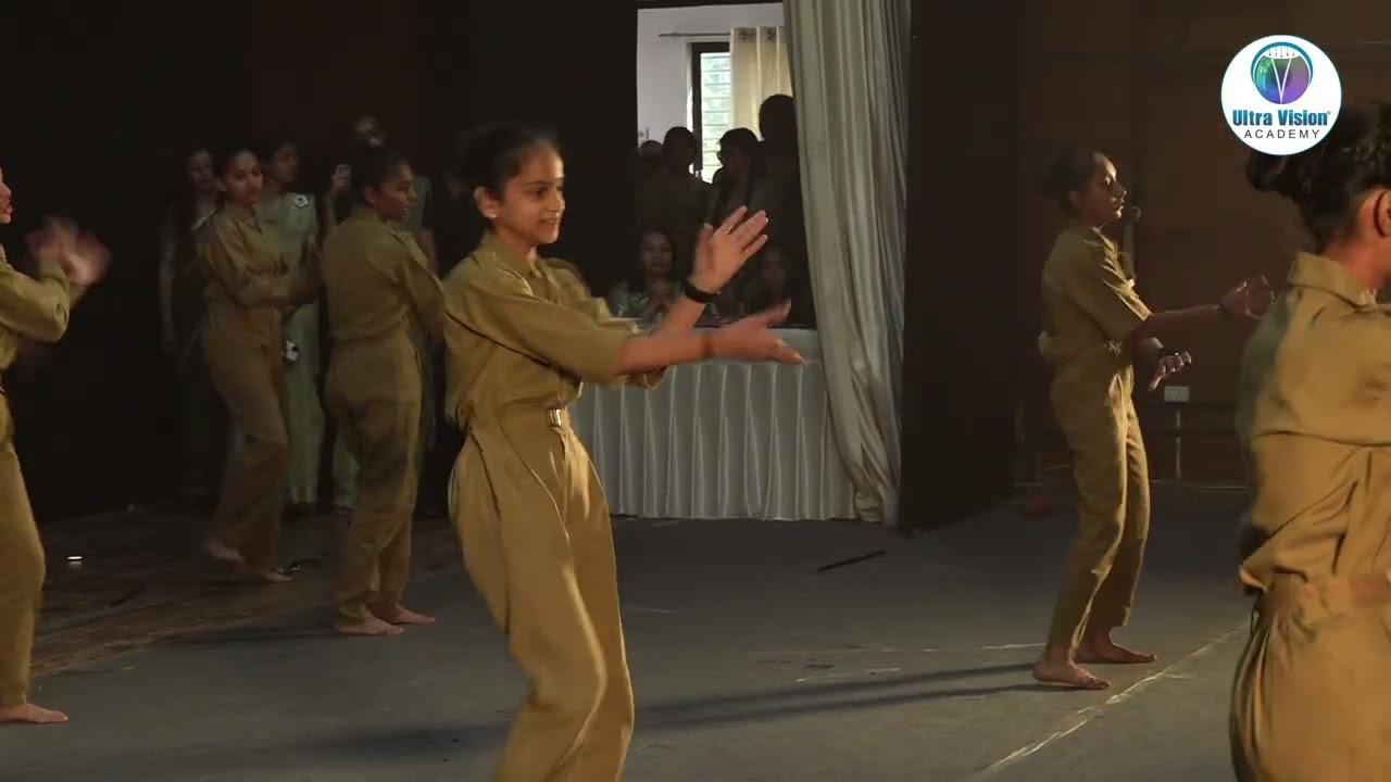 Session-1 Song 12 Lady Police Dance Aaj Se abse