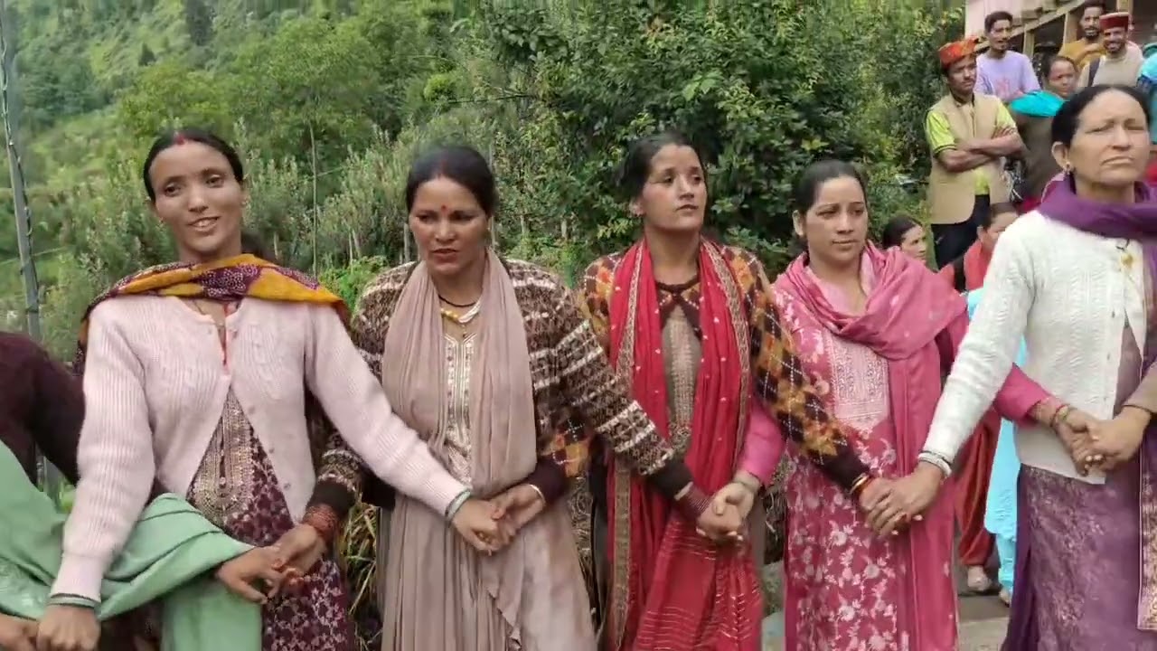 Pahadi lokal nati Himachali nati 