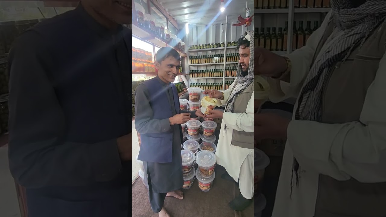 سلامونه . راغلي يو دننګرهار کانال رياست اړوند دزيتونو تيل او اچار موندل کيږی. خپل وطن خپل توليد 
