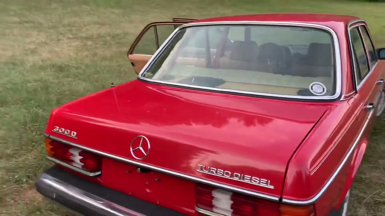 Beautiful Classic Mercedes Benz W123 300 turbo diesel
