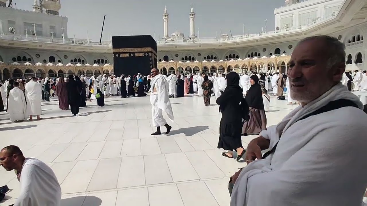 TAVAF ALANI BOMBOŞ, TAVAFI NE ZAMAN YAPMAK DAHA UYGUN. 