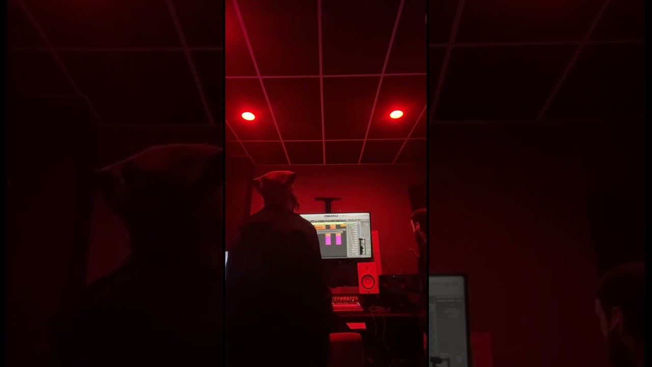 ⁠ @Kelo_the_artist in the #studio #shoutout #singer #afrobeats #afrorumba #love #rnb #lifestyle #bts
