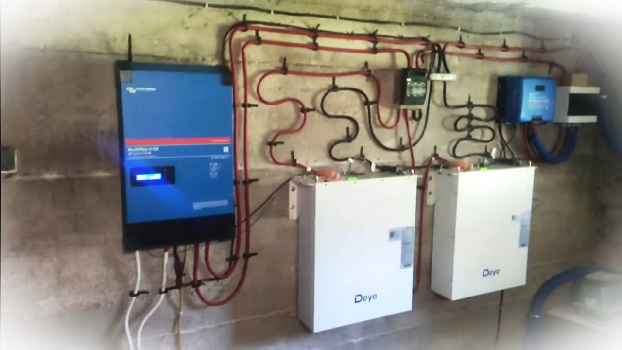 Jak zamontować falownik victron  połączyć go z magazynami deye  i ładowarką pv również od victrona