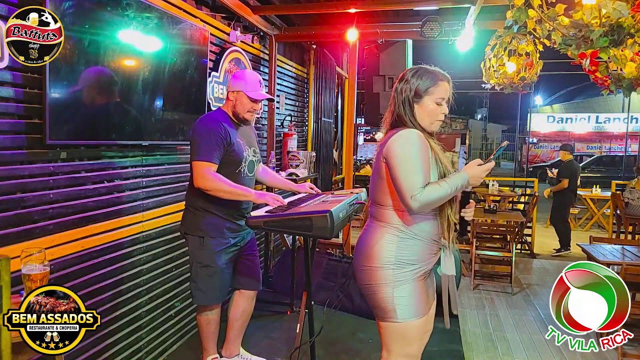 Hoje tem Suany ramos ,Geane neves ,Anderson show no palco do Bem Assados