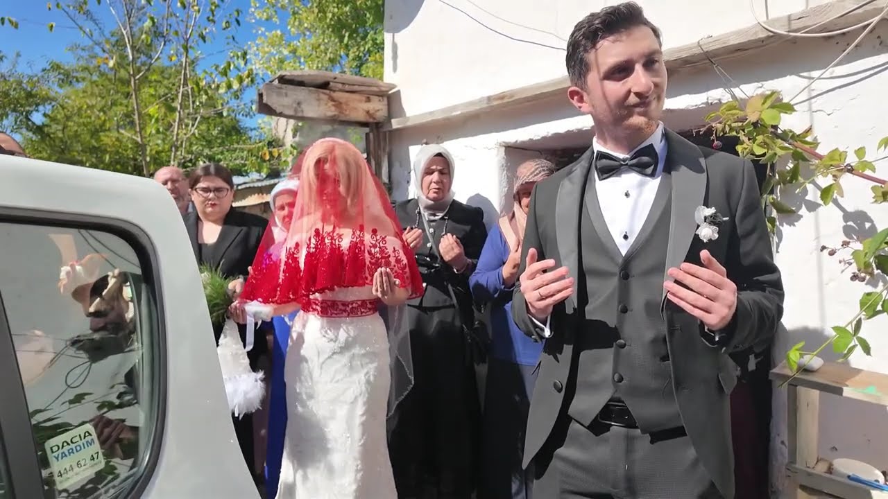 Bizim köyün düğünleri bu hafta da devam. Esma ve Murat