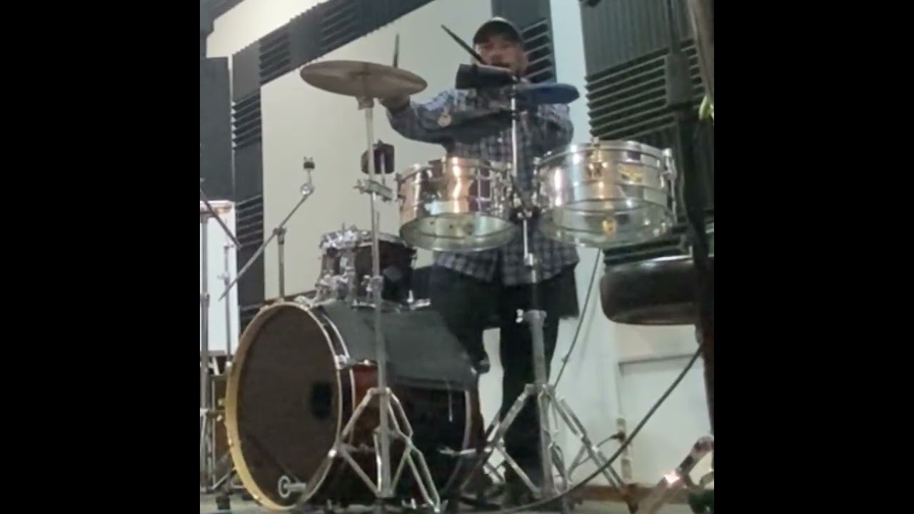 Ensayo de NAHUALES @shakprofechior  en los timbales 