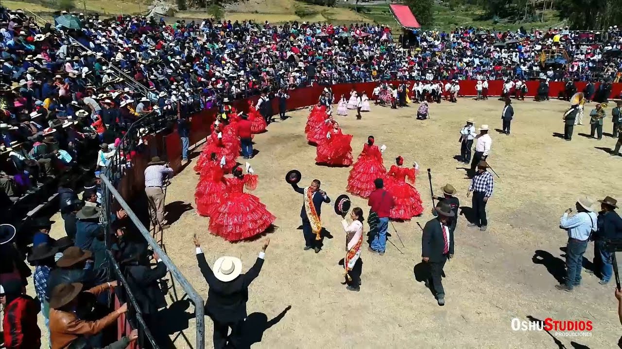 Resumen CAJATAMBO 2019 - Fiesta Costumbrista - Capitán del 31/07 Francisco Alejandro C. y Esposa.