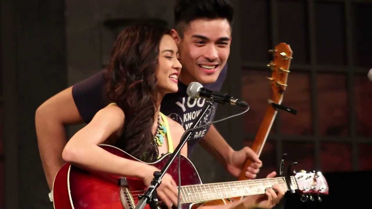 Kim Chiu and Xian Lim Acoustic Guitar Duet in Toronto 09/14/13