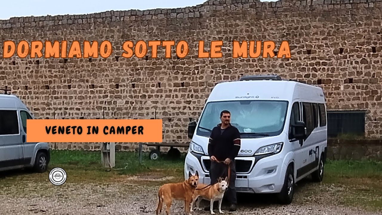 Area sosta Camper in un paese accogliente. Tra storia e i canali. Veneto in camper.