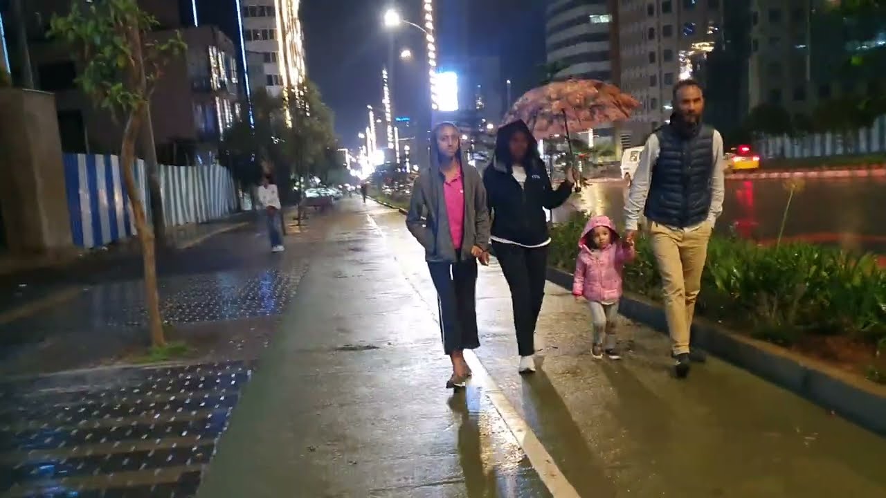 Churchil Godana (Night and Raining) , 🇪🇹 Addis Ababa walking Tour 2024 , Ethiopia