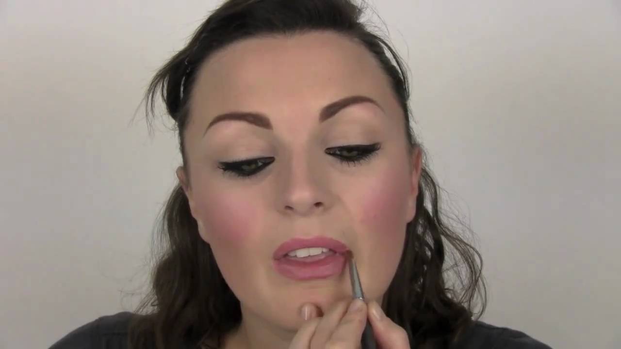 GEL EYE LINER TUTORIAL