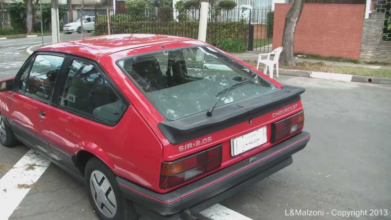Monza S/R 2.0S 1988 vermelho após a restauração concluída