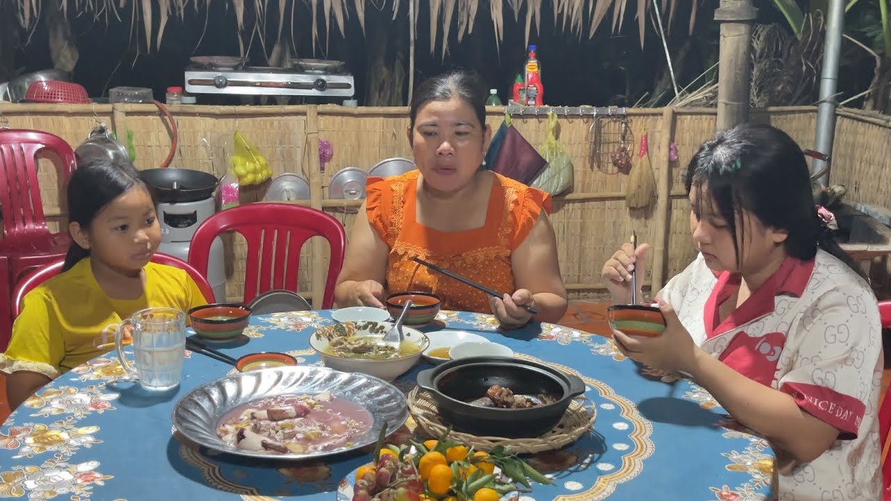 Nhà Chỉ Có Ba Mẹ Con Ăn Tối, Cá Lóc Kho Tiêu & Canh Chua Lươn Đồng / NCMT 355