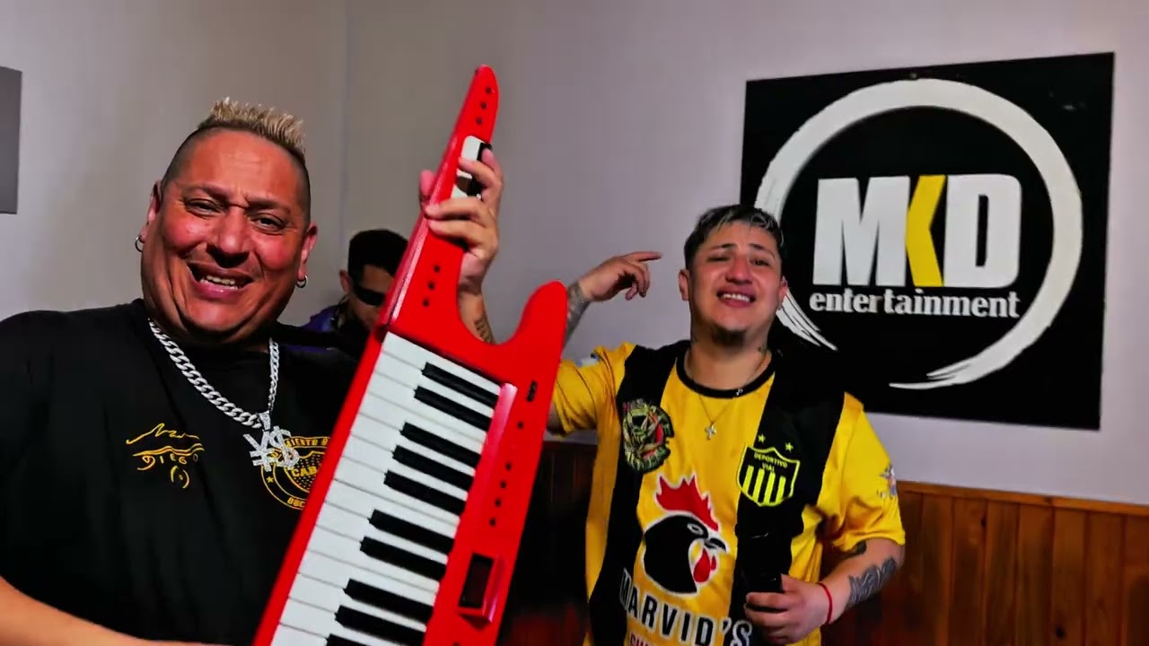 Mak Donal Feat. Reskate - Coronados En El Vip (Video Oficial) 