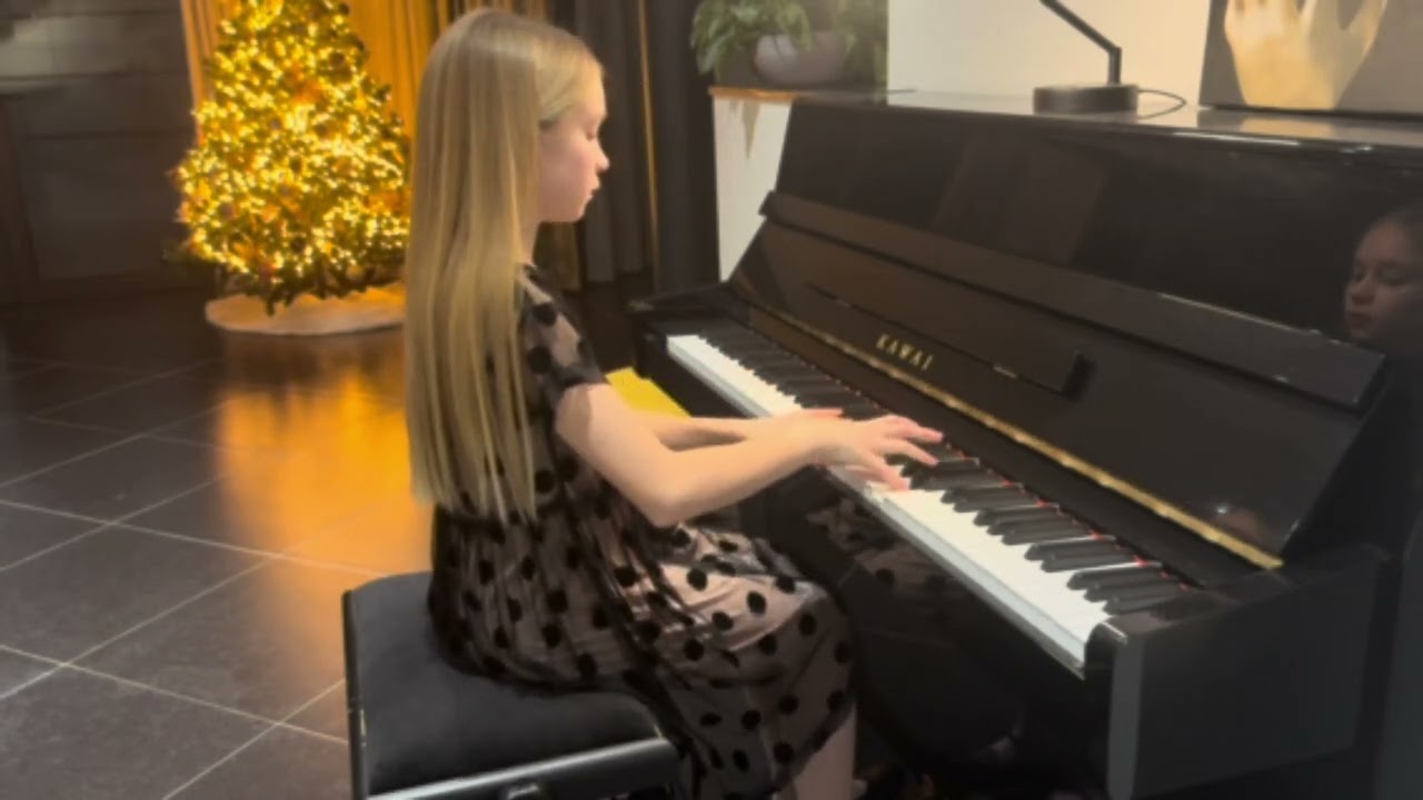 Emilia Moshkova performs F. Liszt Romance S.169