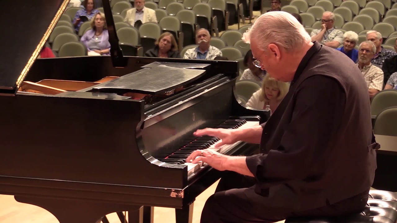 Paul Stewart performing 