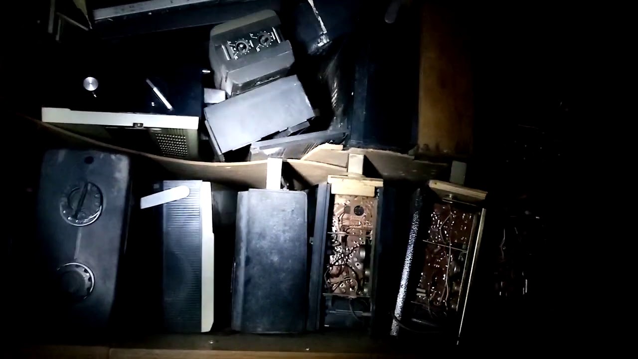 Проник на склад! заброшенного телеателье.
