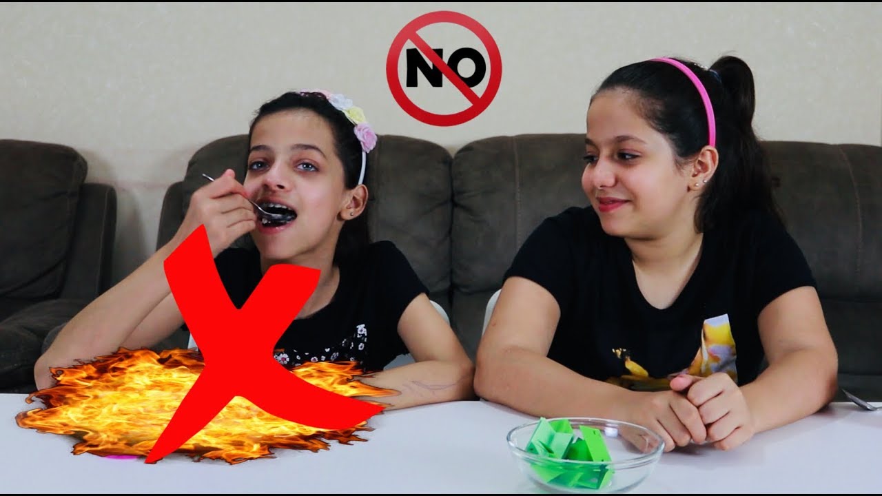 تحدي الأكل البارد ضد الساخن | Hot Vs Cold Food Switch Challenge