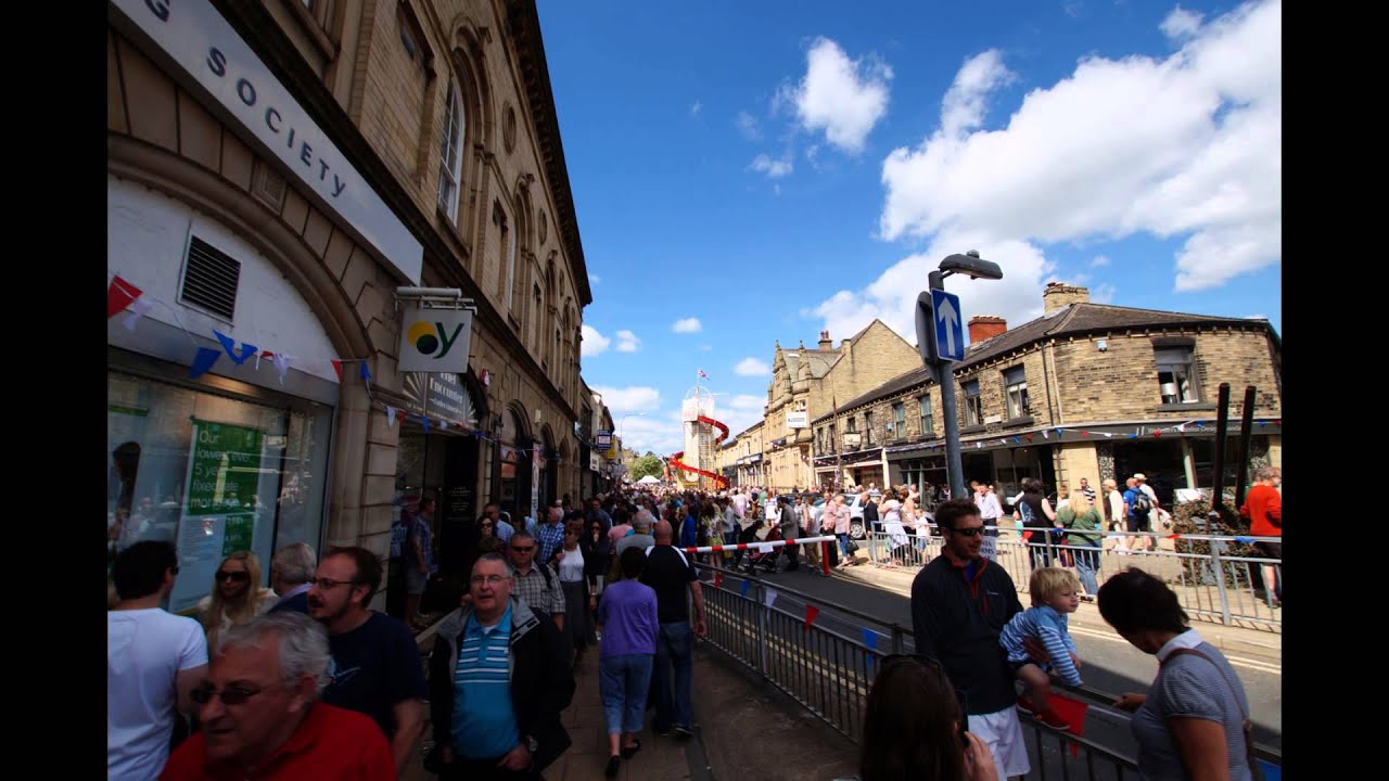 Brighouse 1940s Weekend On BBC Radio Leeds, Liz Green LIVE - Steven Lord Interview