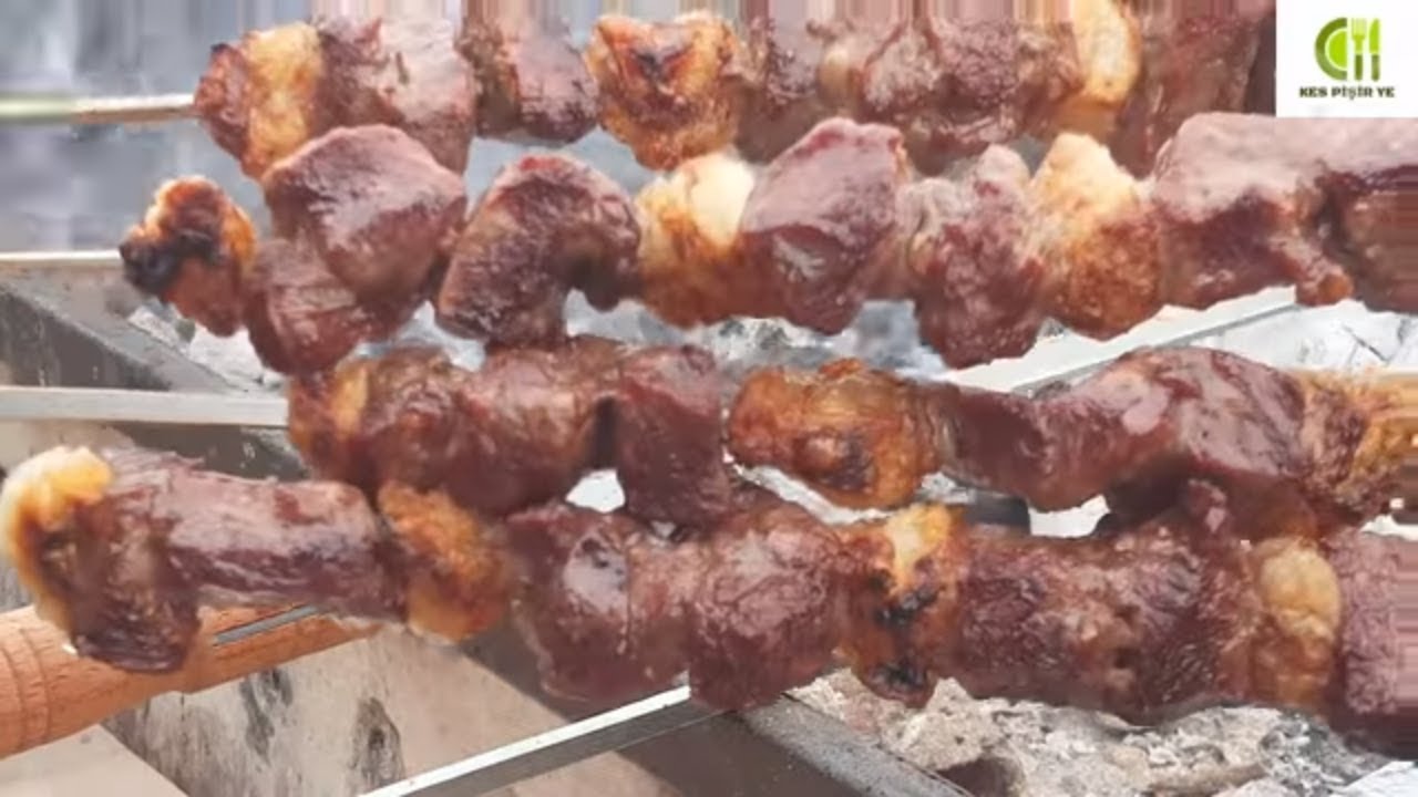 ŞİŞ KEBAP KUZU ŞİŞ KEBAB NASIL YAPILIR - KES PİŞİR YE - PRATİK MANGAL LEZZETLERİ MANGALDA ET KEBAP