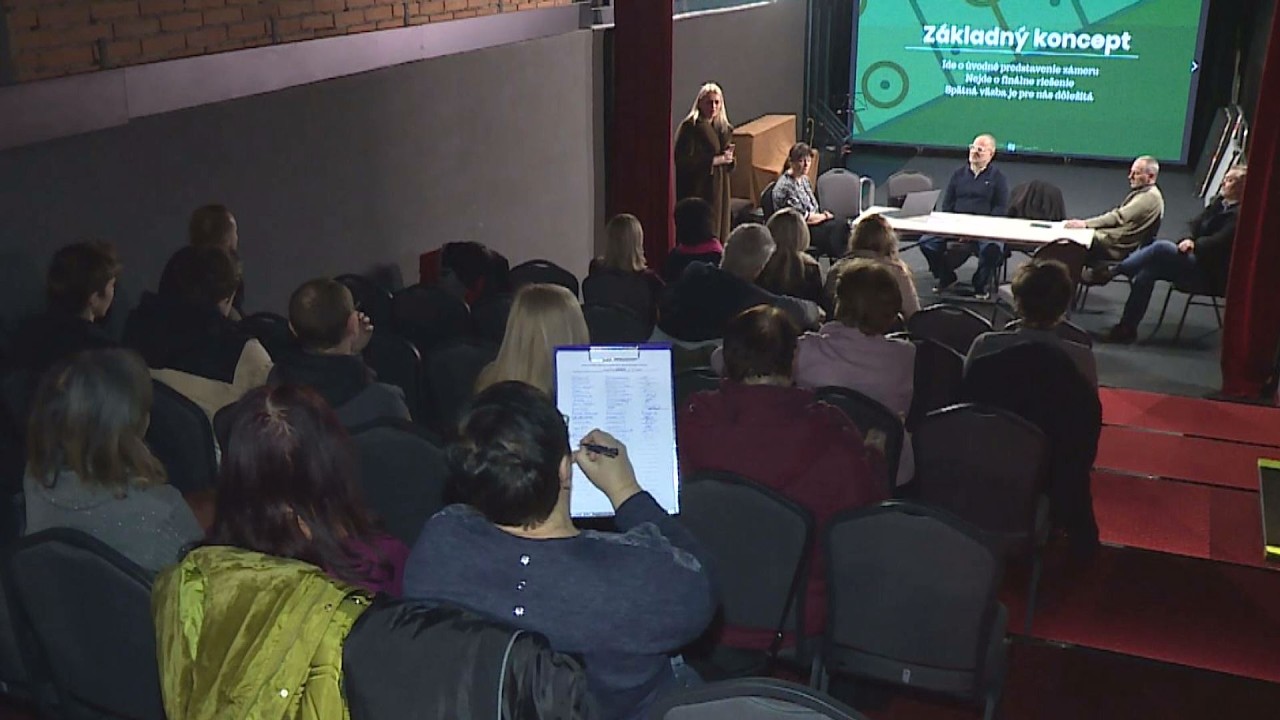 Obnoviť existujúce ihriská, alebo stavať nové?  Poslanci Ľadovne diskutovali s občanmi