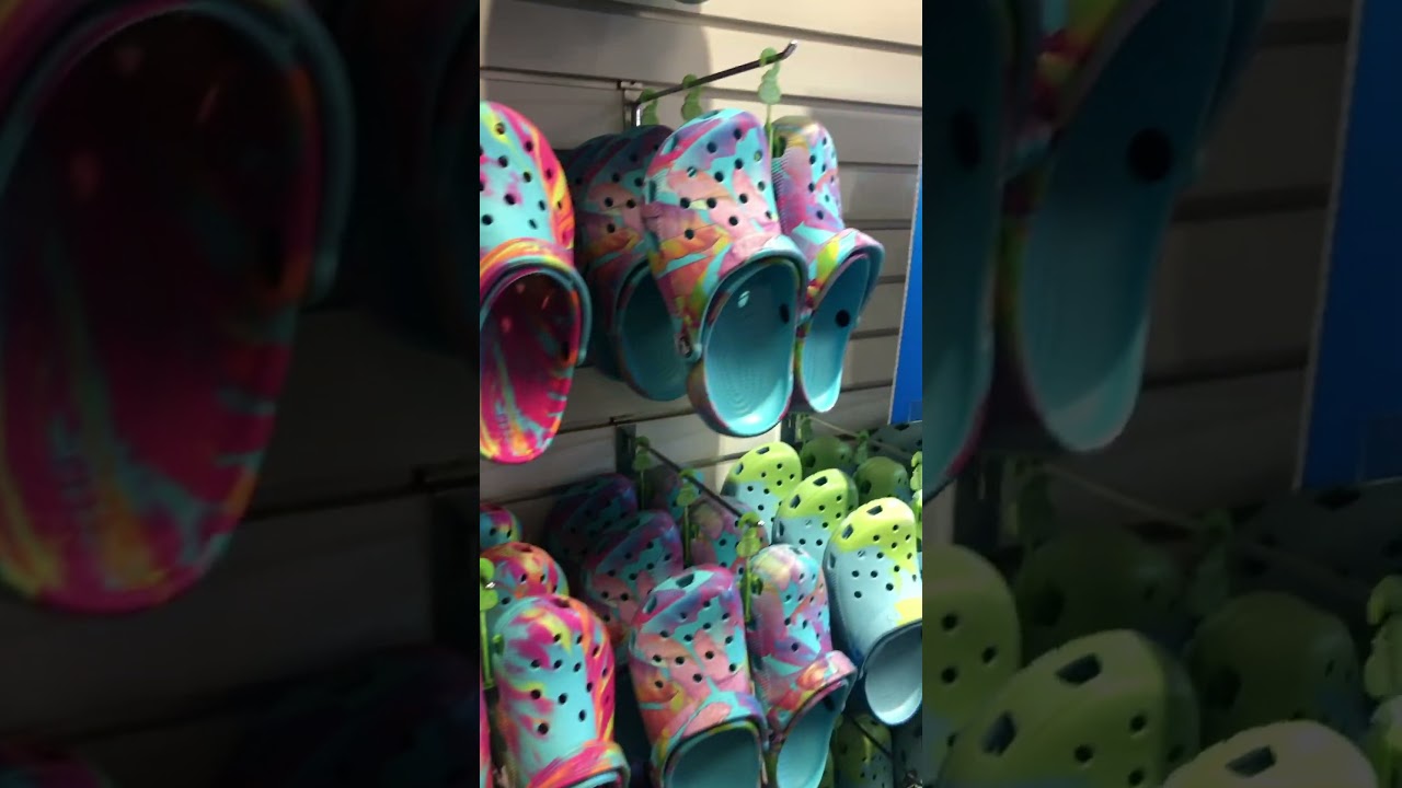 Crocs outlet at Carlsbad California outlets||pinkosTv||shorts