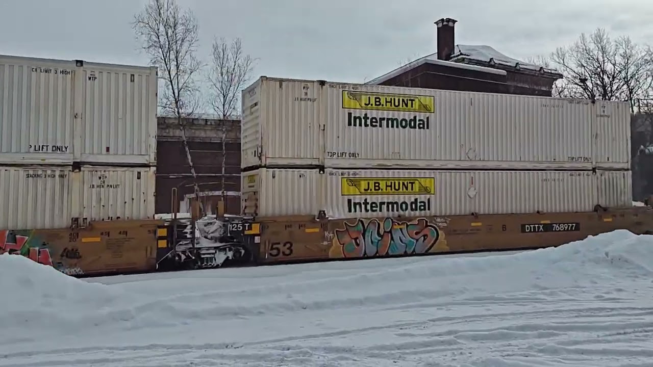 Z264 NS Freight Train Clinton MA