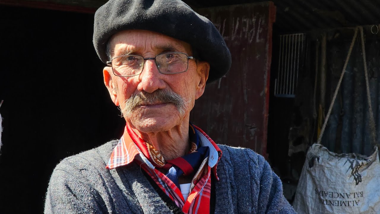 Con 90 AÑOS Amanece CANTANDO, Monta a CABALLO y aun siente que Sigue de NOVIO